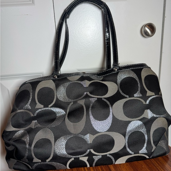 Authentic Coach F20427 Signature Kisslock Tote Black Gray Patent Trim - Picture 3 of 8